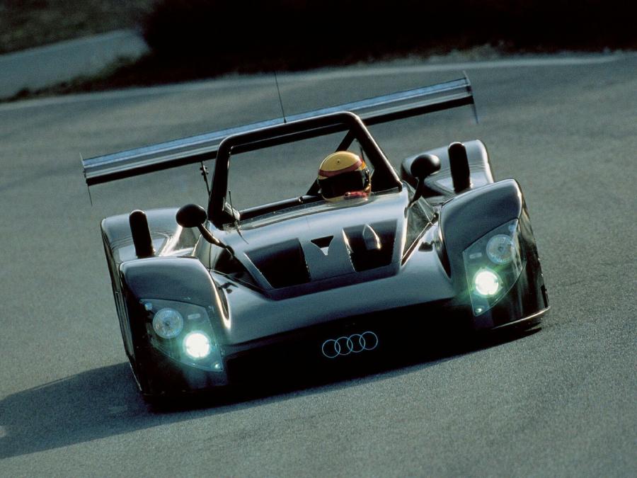  Audi R8R 1999 года  (фото 18 из 19)